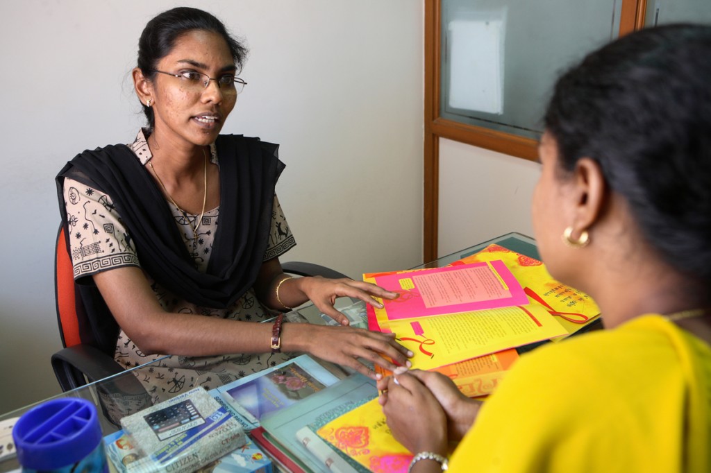 Durch die klinische Forschung der Internationalen AIDS-Impfstoff Initiative IAVI haben mehr als 300 000 Menschen in Indien und Afrika freiwillige HIV-Tests und Beratung erhalten | Foto: Jean-Marc Giboux / IAVI